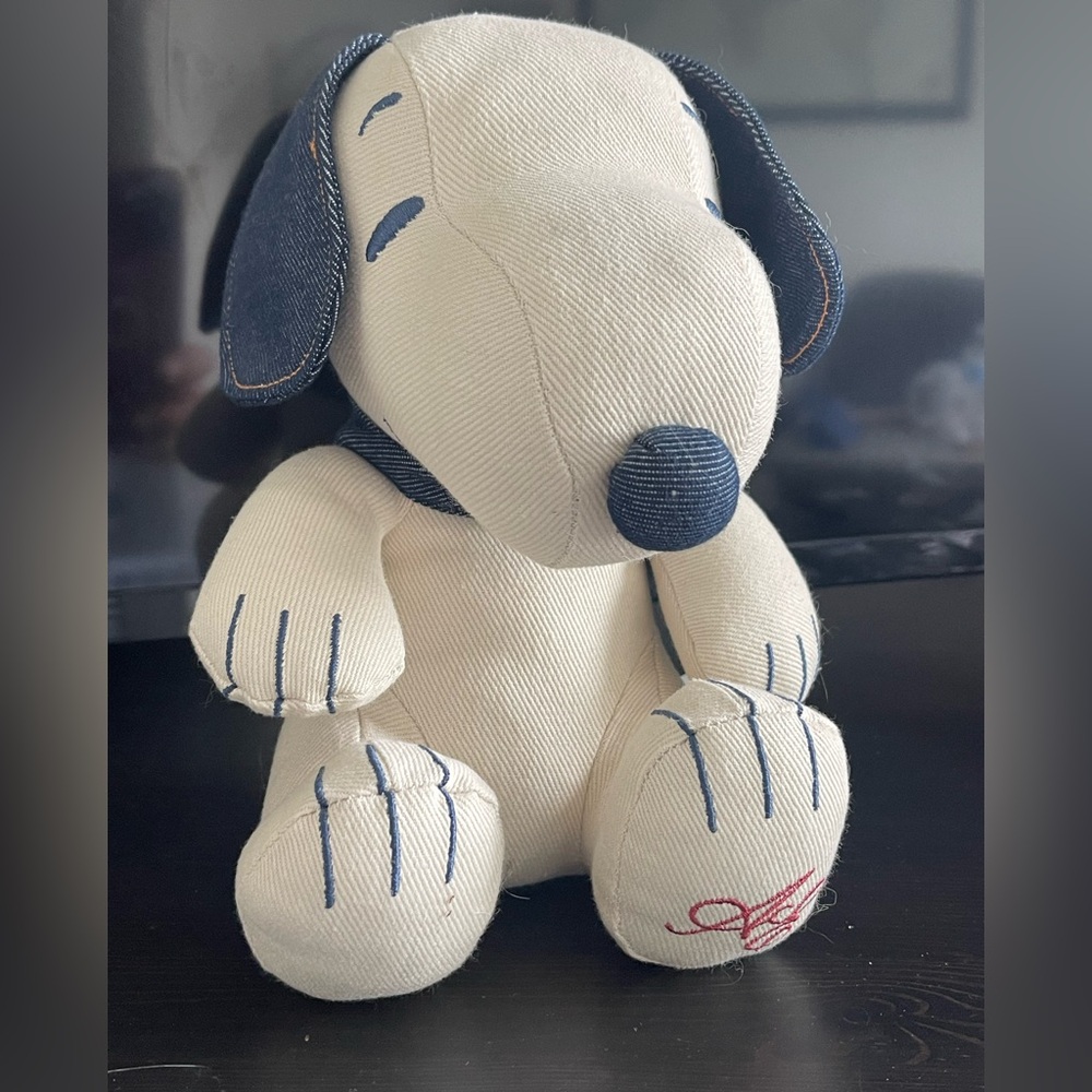 American Eagle x Snoopy Collaboration Limited Edition Plush